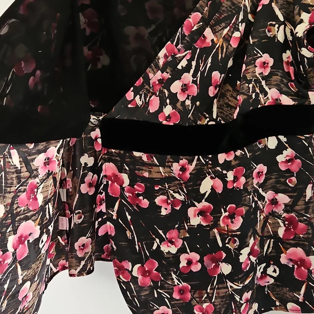 Ann Taylor Silk Wrap Floral Blouse Velvet Y2K‎ Fairy Whimsigoth Size 4